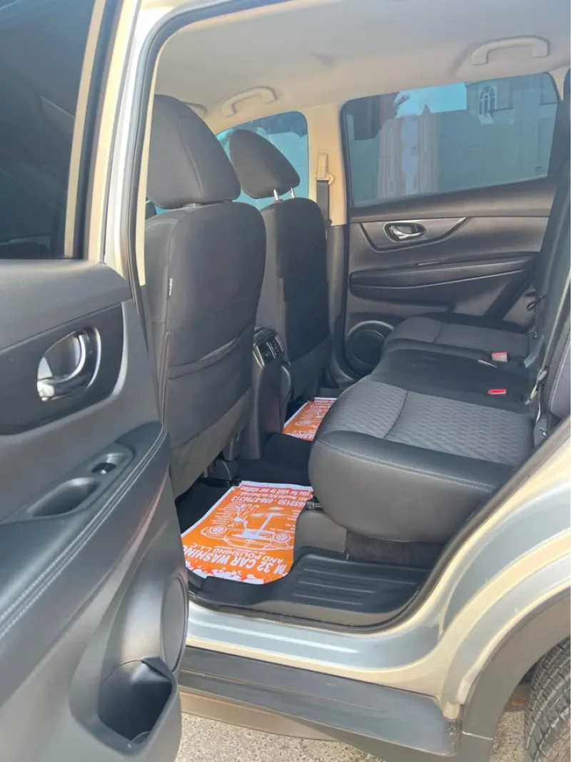 2020 Nissan Rogue in Dubai