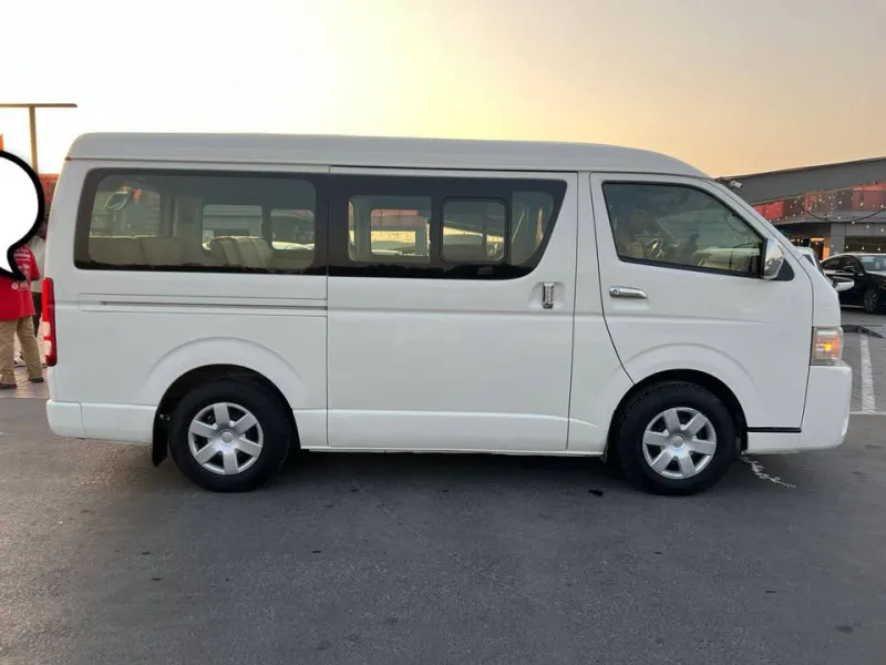 2015 Toyota Hiace in Dubai