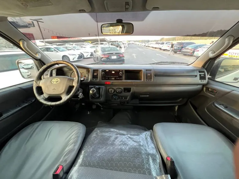 2015 Toyota Hiace in Dubai