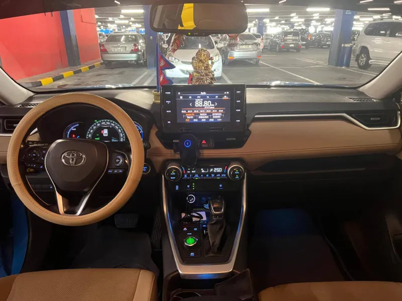 2019 تويوتا راف ٤ in Dubai