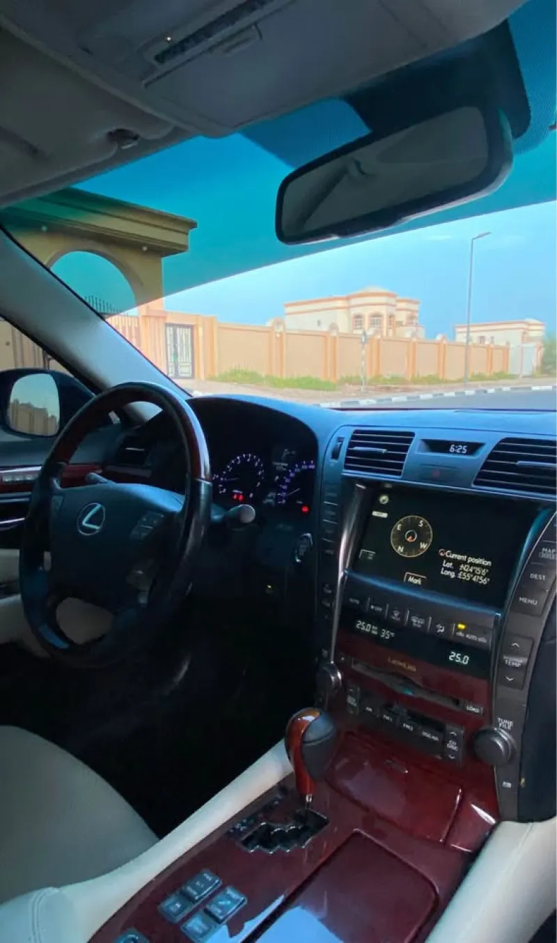 2009 Lexus LS in Dubai