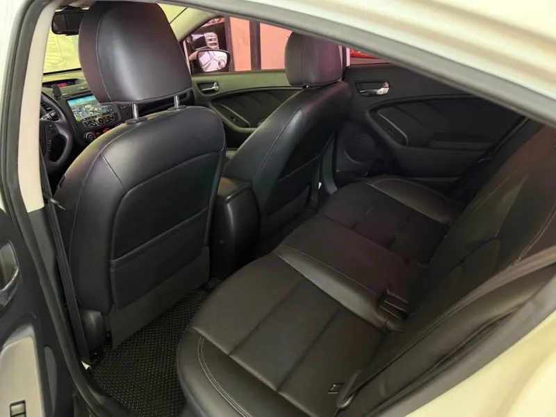 2013 Kia K3 in Dubai