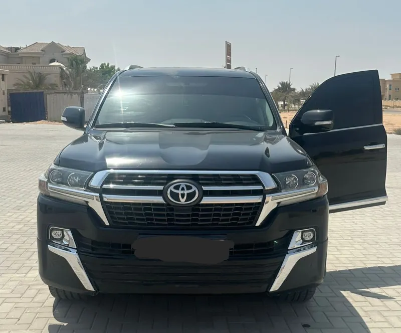 2021 تويوتا لاند كروزر in Dubai