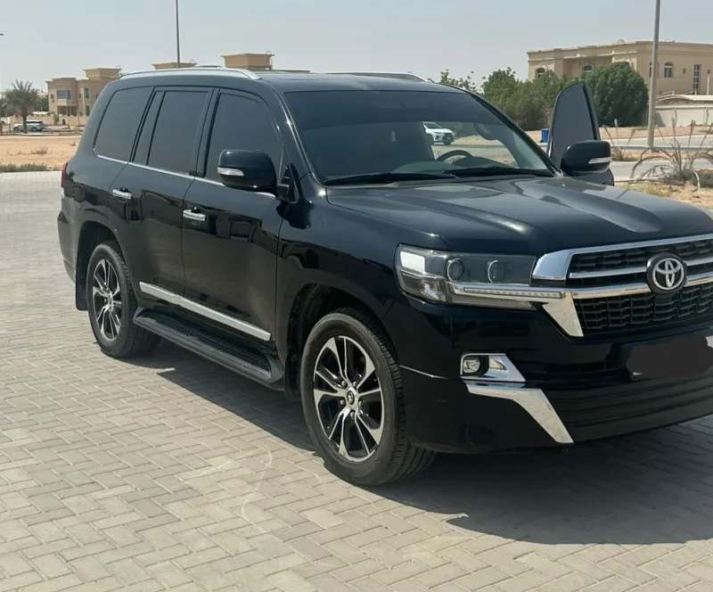 2021 تويوتا لاند كروزر in Dubai