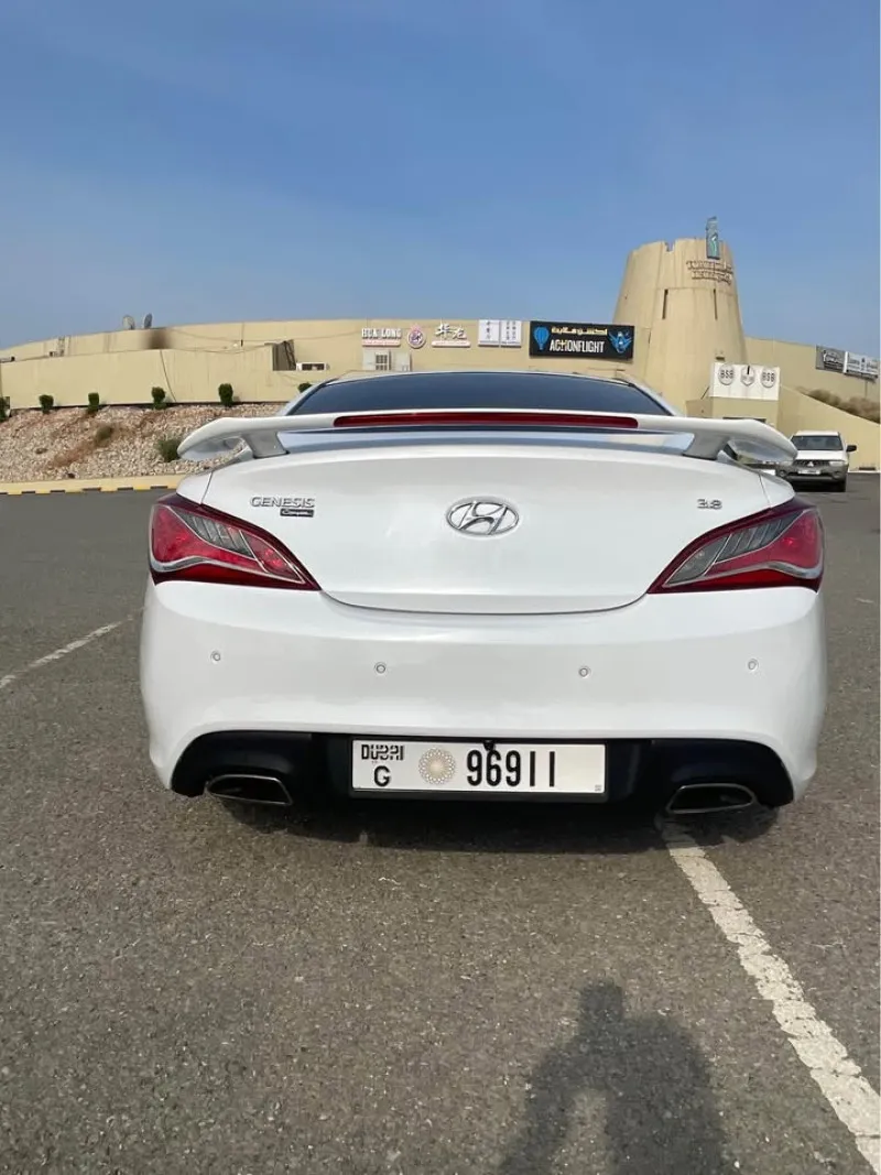 2015 Hyundai Genesis in Dubai