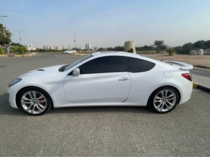 2015 Hyundai Genesis in Dubai