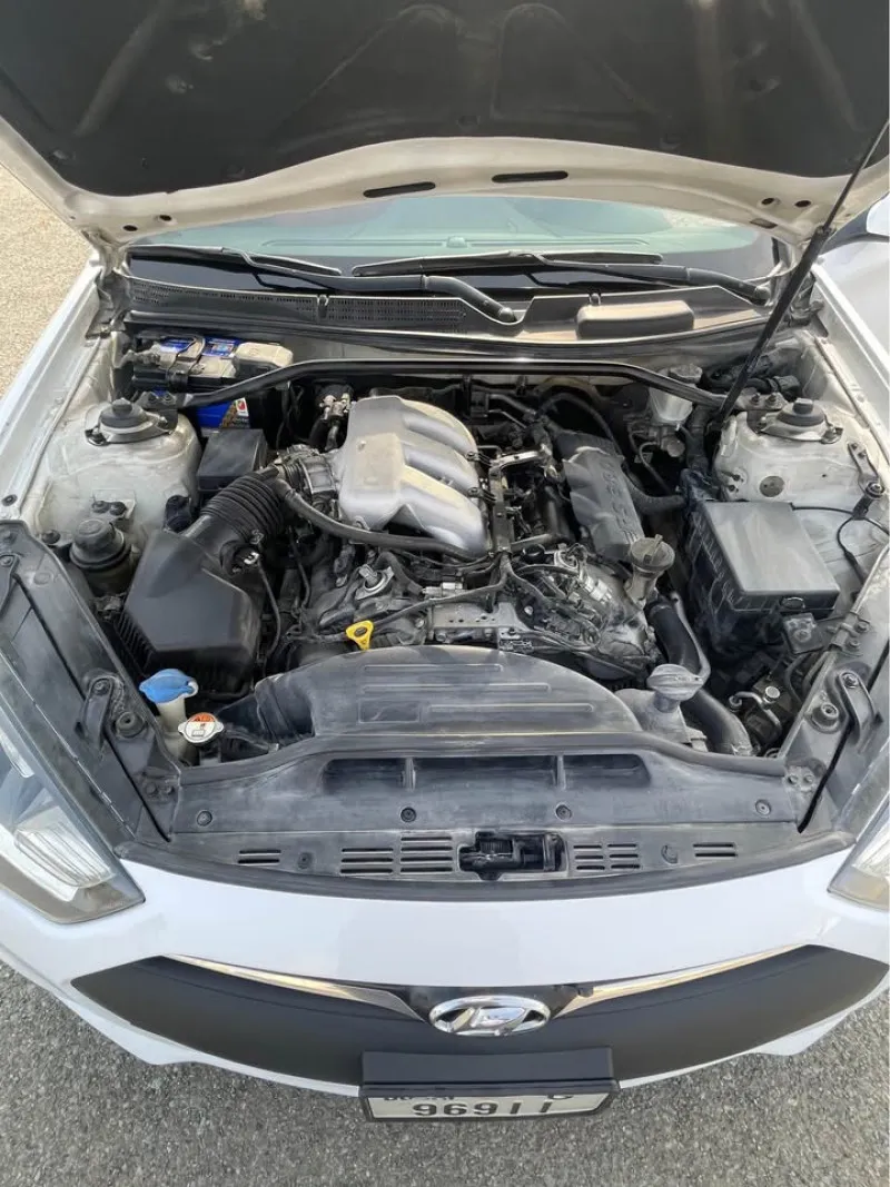 2015 Hyundai Genesis in Dubai