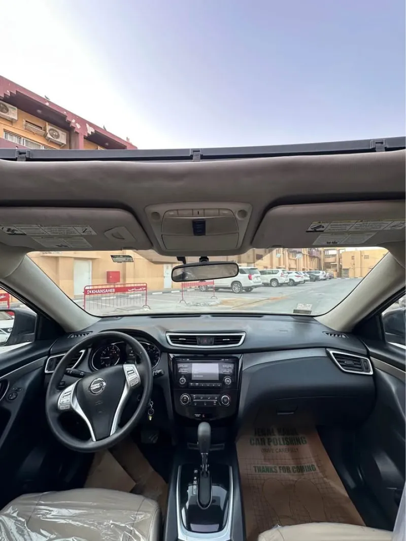 2015 Nissan Rogue in Dubai