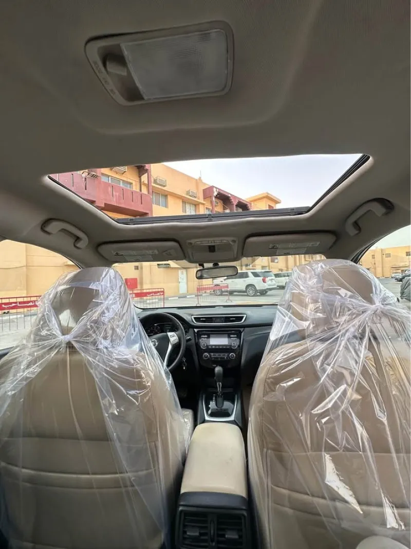 2015 Nissan Rogue in Dubai