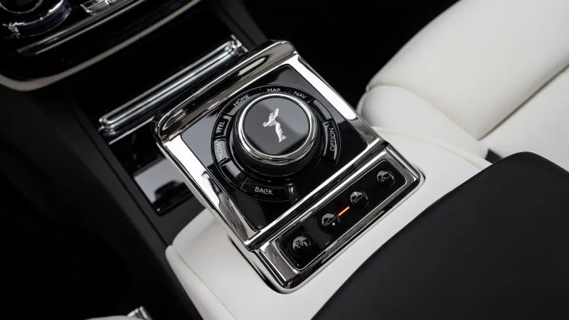 2025 Rolls Royce Phantom in Dubai