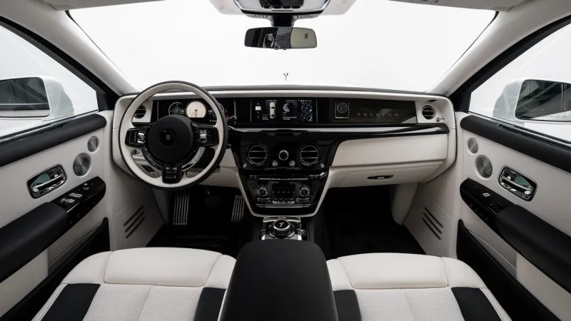 2025 Rolls Royce Phantom in Dubai