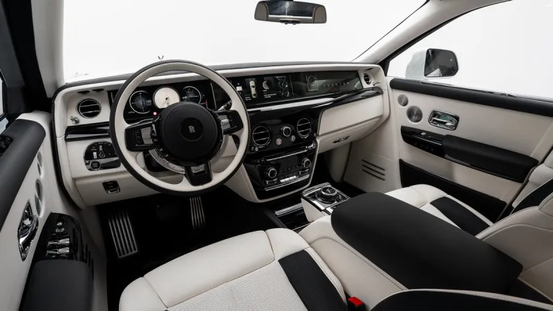 2025 Rolls Royce Phantom in Dubai