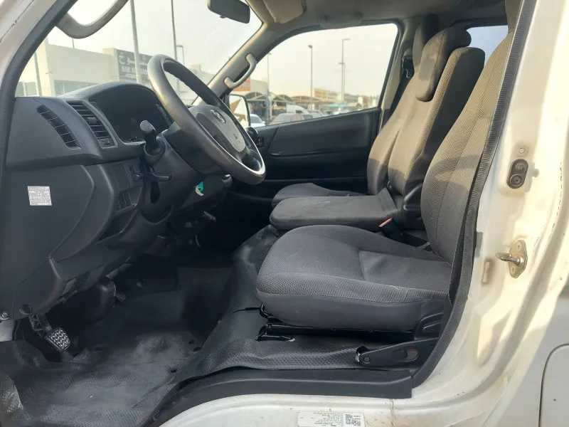 2015 Toyota Hiace in Dubai