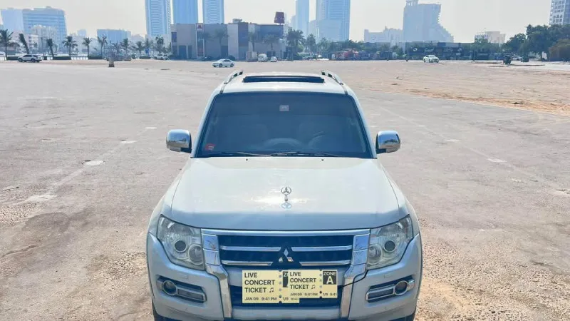 2015 Mitsubishi Pajero in Dubai