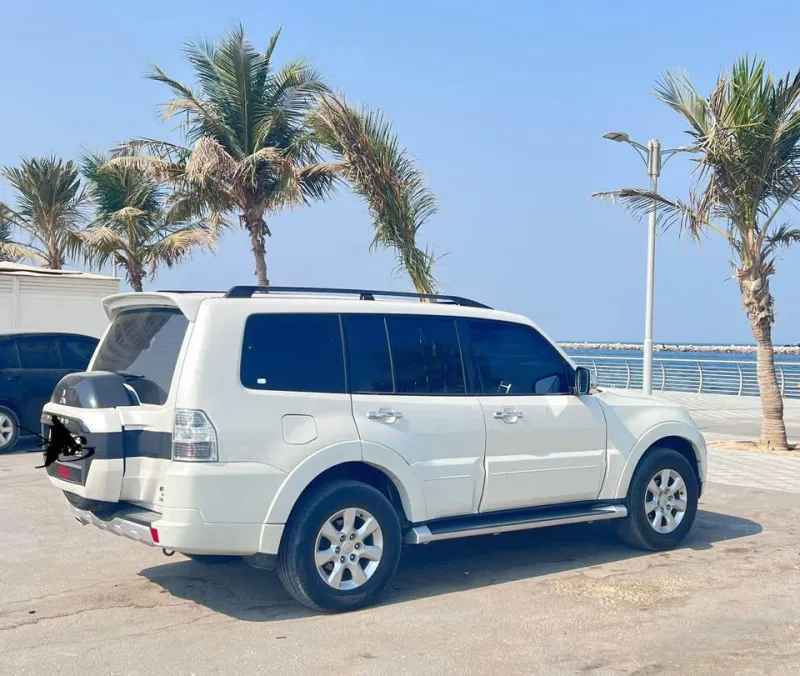 2015 Mitsubishi Pajero in Dubai