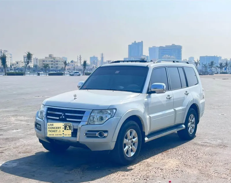2015 Mitsubishi Pajero in Dubai