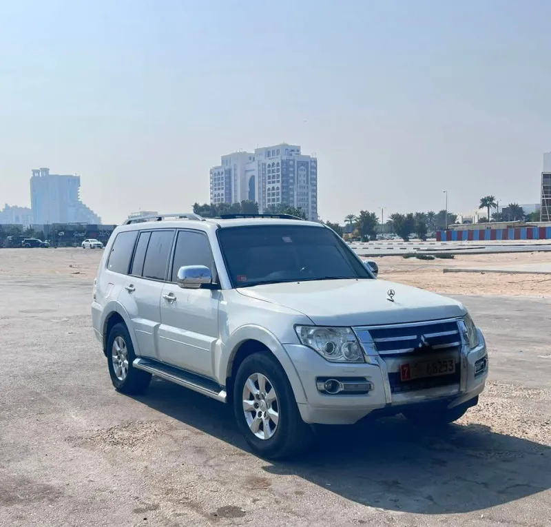 2015 Mitsubishi Pajero in Dubai