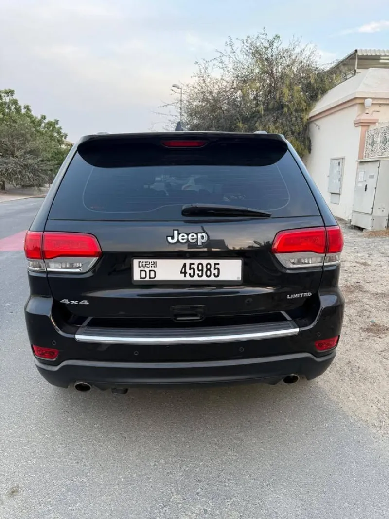 2016 Jeep Grand Cherokee in Dubai