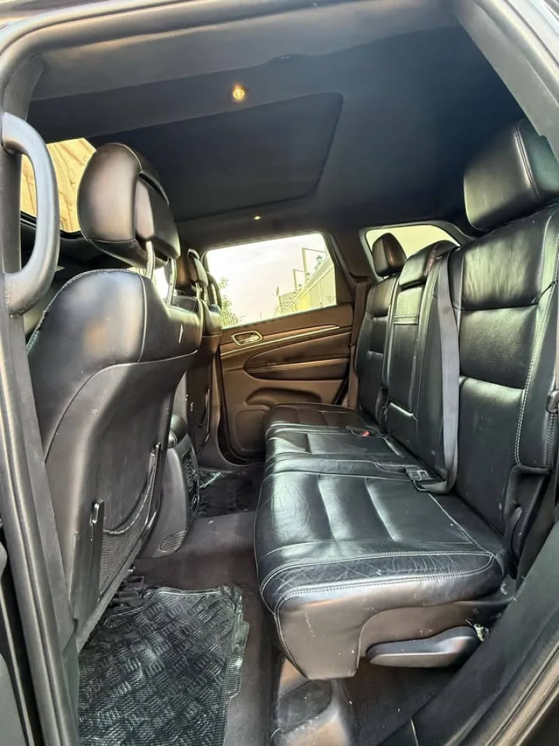 2016 Jeep Grand Cherokee in Dubai
