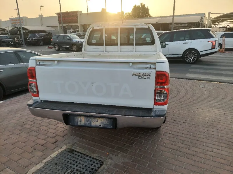 2013 تويوتا هايلوكس in Dubai