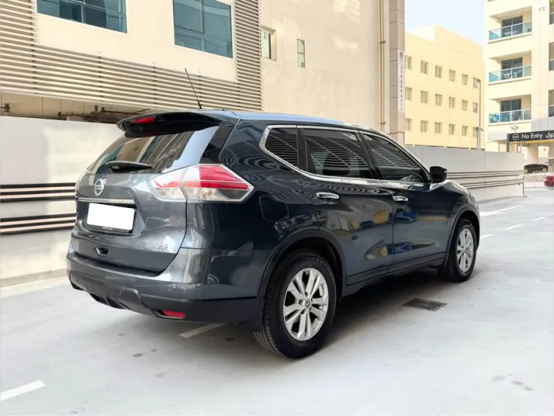 2016 نيسان اكس تريل in Dubai