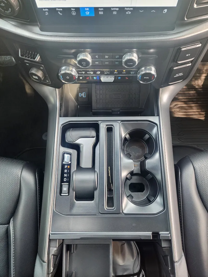 2024 Ford F150 in Dubai