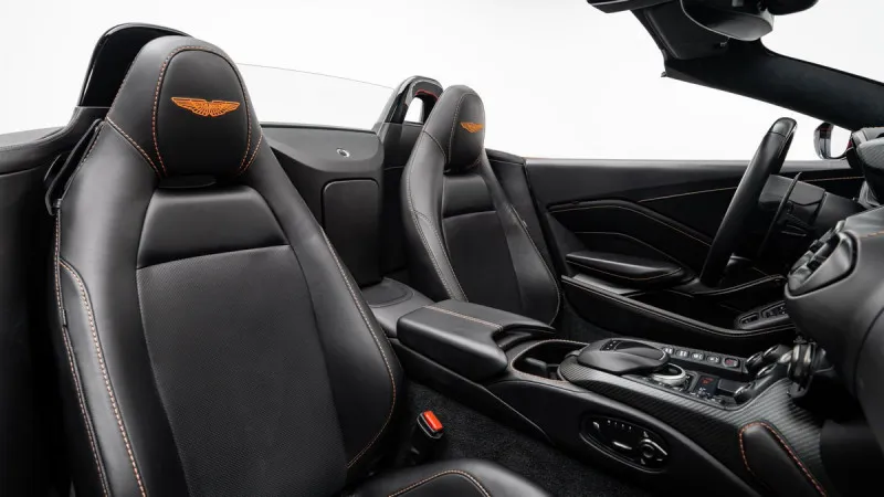 2022 Aston Martin Vantage in Dubai