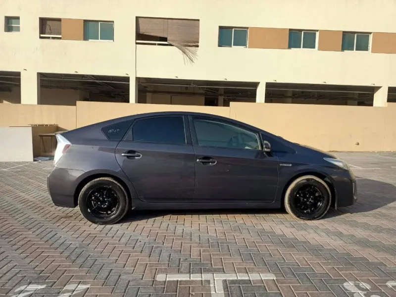 2015 Toyota Prius in Dubai