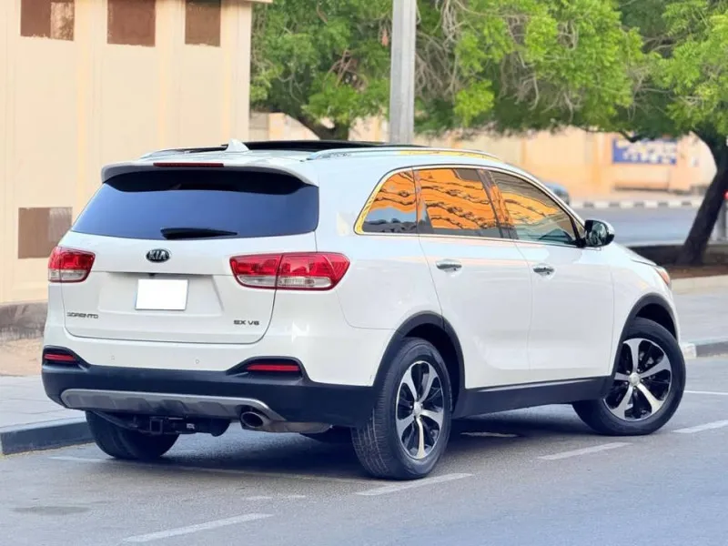 2016 كيا سورينتو in Dubai