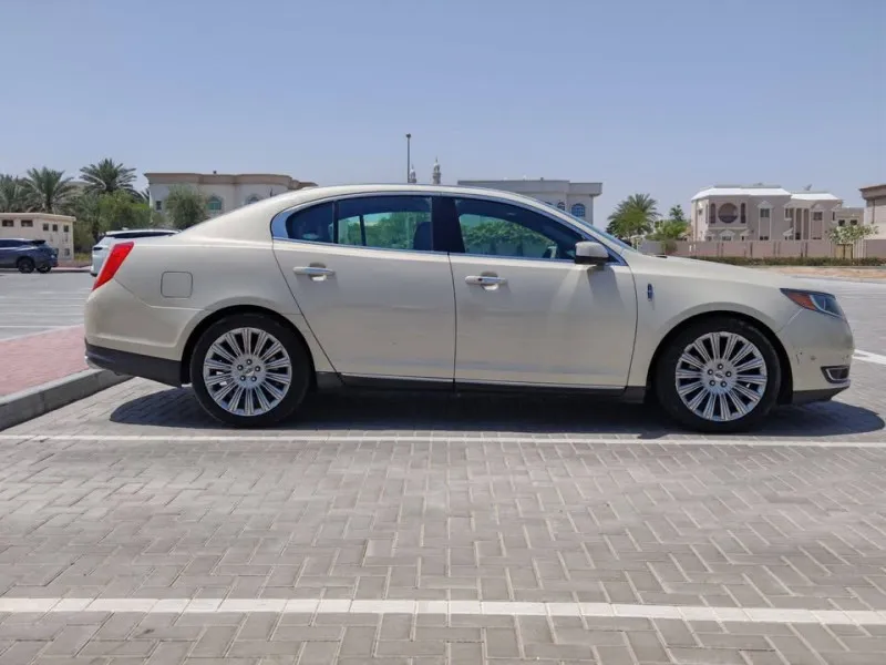 2014 Lincoln MKX in Dubai