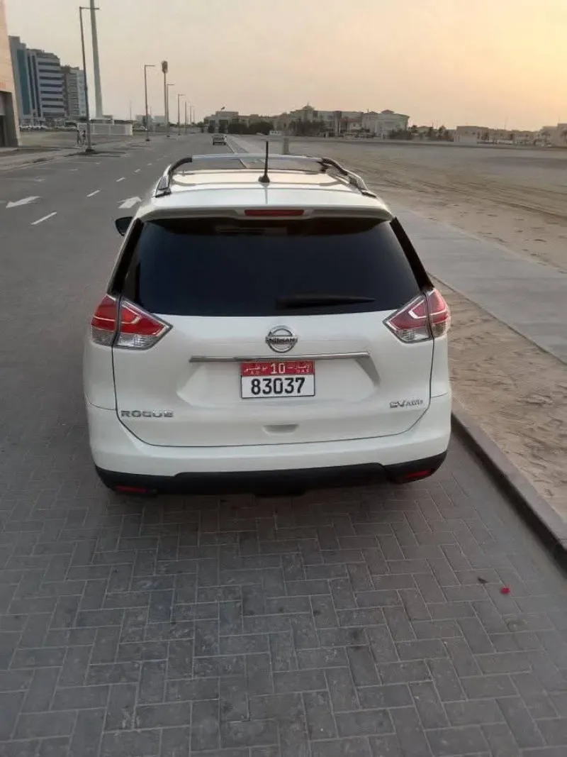 2015 Nissan Rogue in Dubai