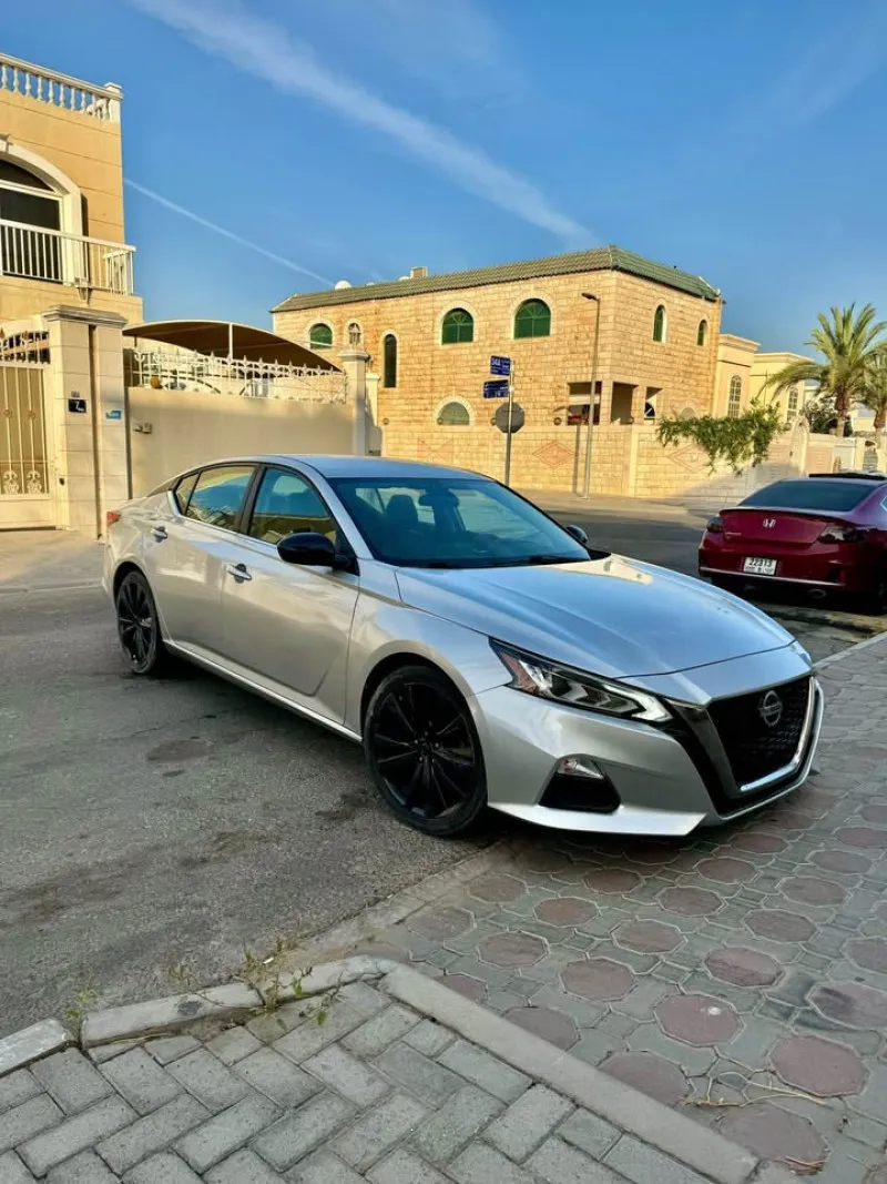 2019 Nissan Altima in Dubai
