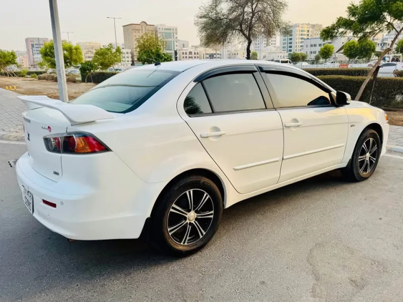 2015 ميتسوبيشي لانسر in Dubai