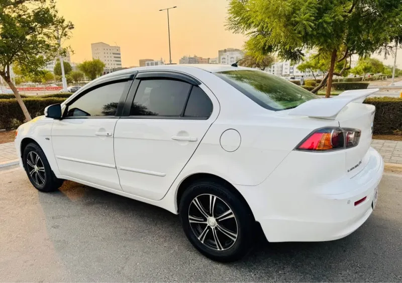 2015 ميتسوبيشي لانسر in Dubai