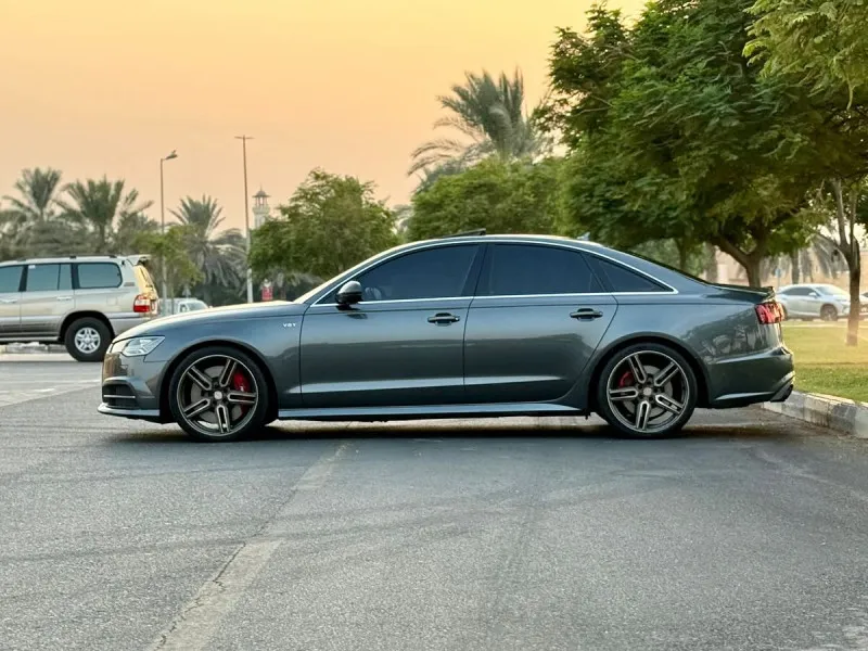 2016 اودي اس ٦ in Dubai