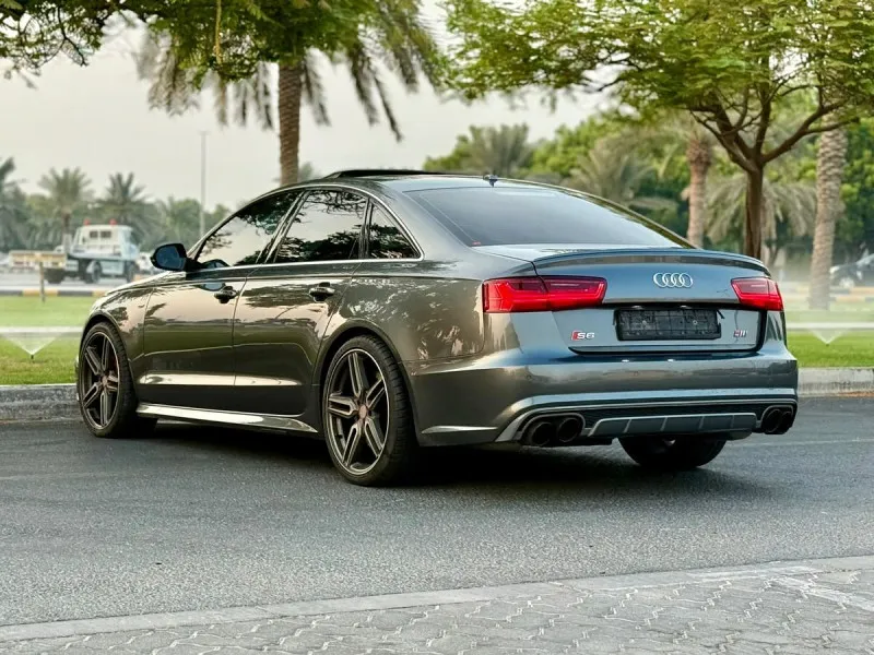 2016 اودي اس ٦ in Dubai