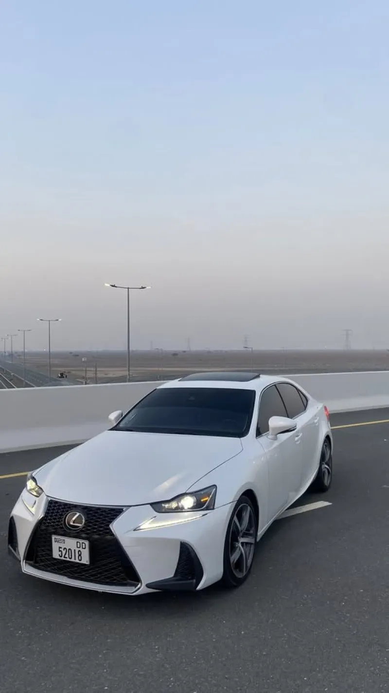 2018 لكزس أي أس ٣٠٠ in Dubai