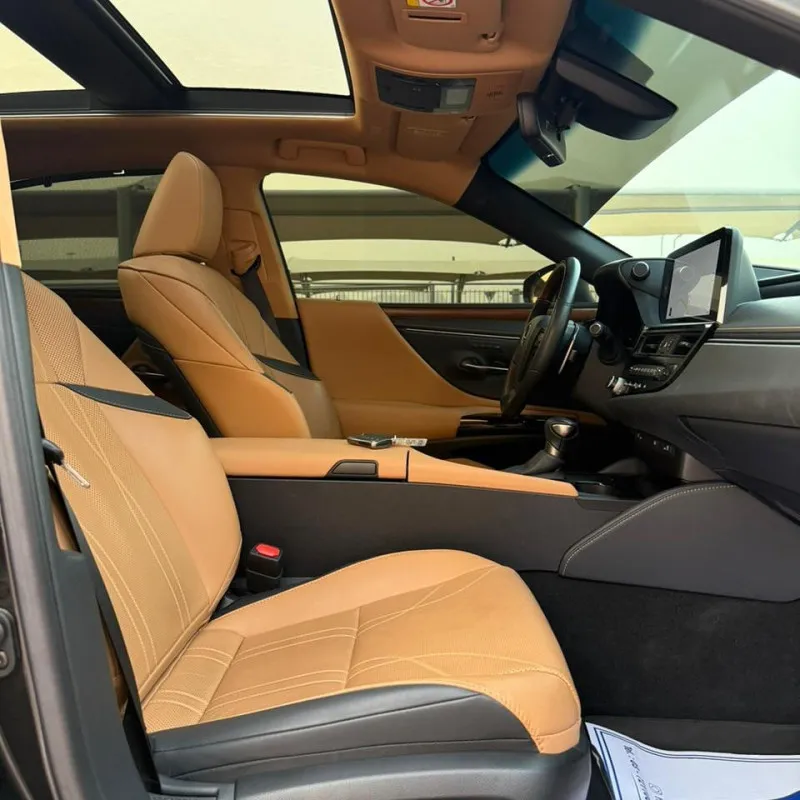 2023 Lexus ES in Dubai