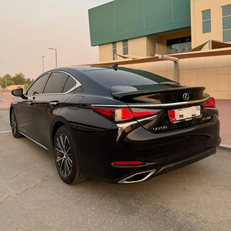 2023 Lexus ES in Dubai