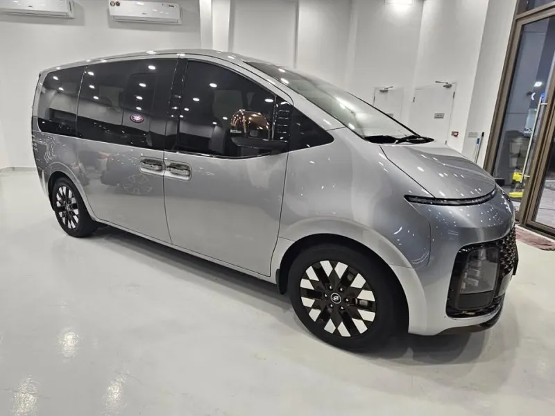 2022 هيونداي ستاريا in Dubai