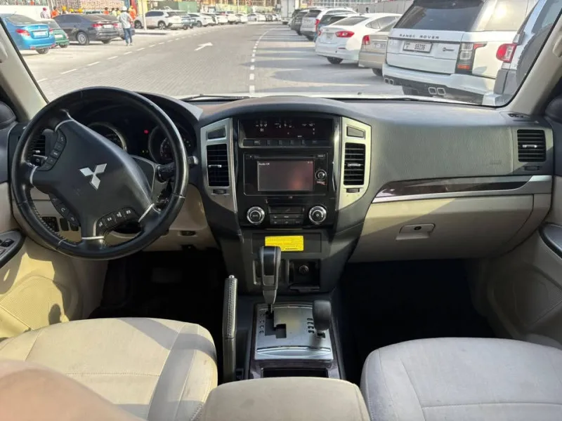 2017 Mitsubishi Pajero in Dubai