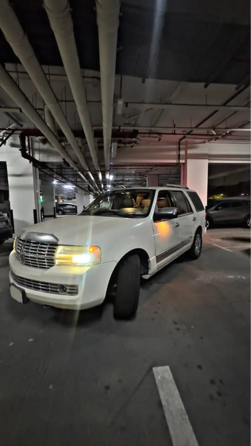 2008 Lincoln Navigator in Dubai