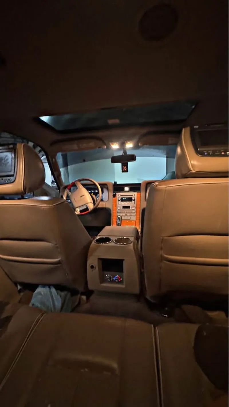 2008 Lincoln Navigator in Dubai