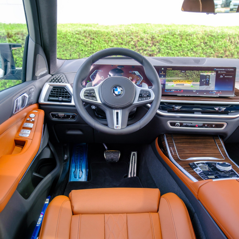 2023 BMW X7 in dubai