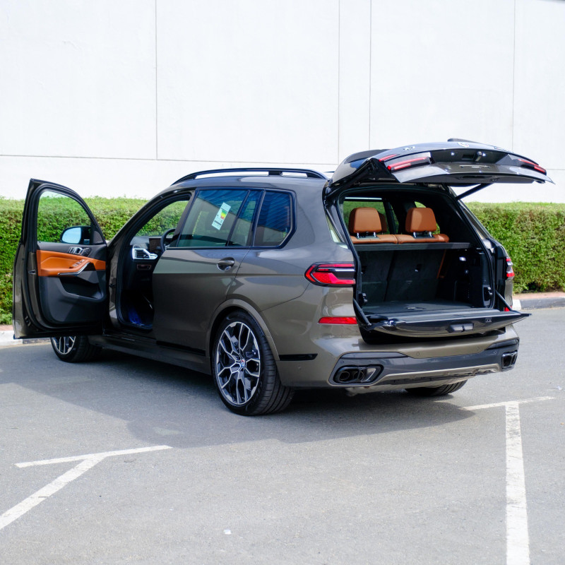 2023 BMW X7 in dubai