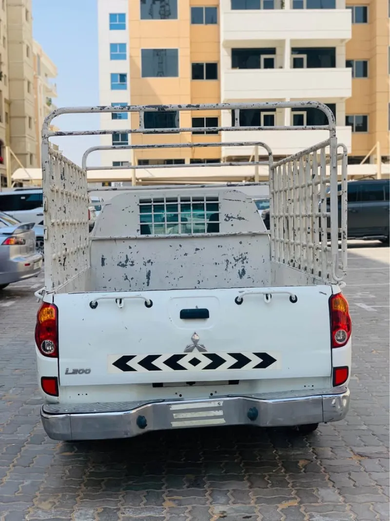 2012 ميتسوبيشي أل٢٠٠ in Dubai