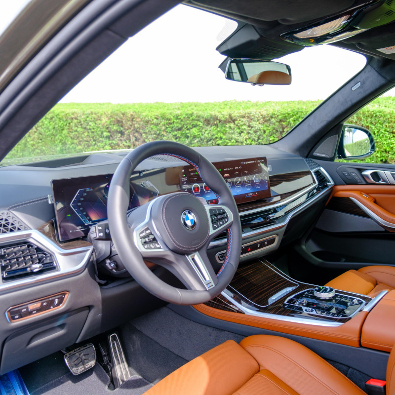 2023 BMW X7 in dubai