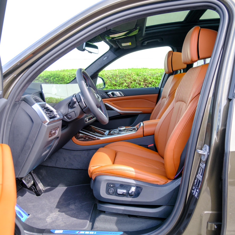 2023 BMW X7 in dubai
