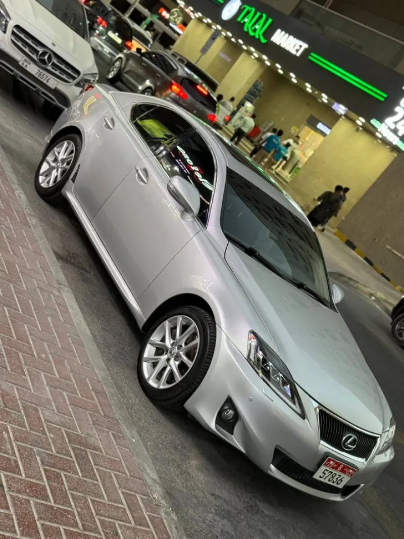 2012 لكزس اي اس in Dubai
