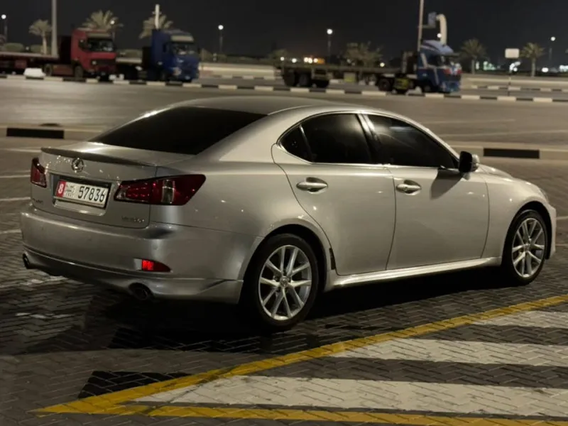 2012 لكزس اي اس in Dubai